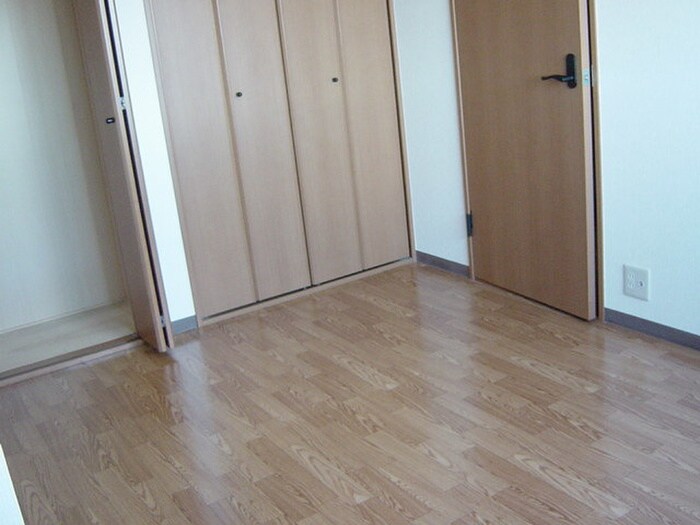 物件内観写真5　(居室)