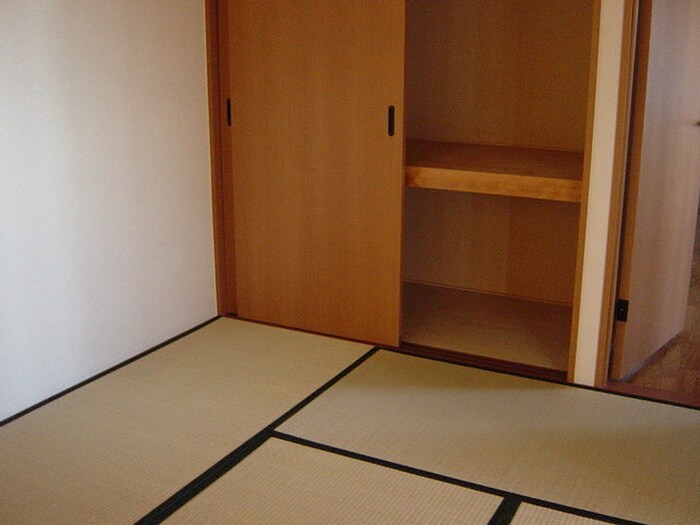 物件内観写真6　(収納)