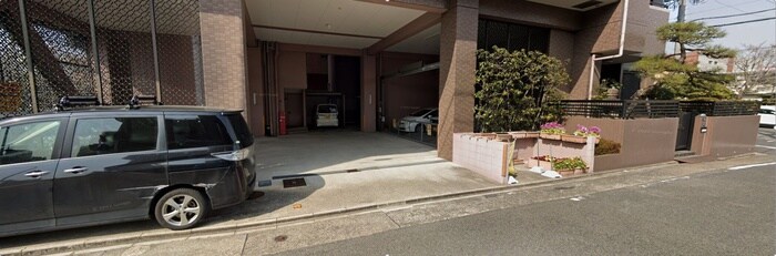 物件外観写真5　(駐車場)