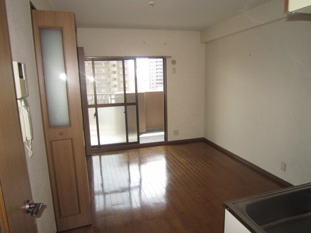 物件内観写真16　(室内からの展望)