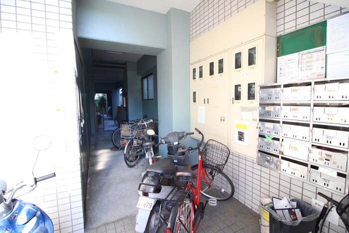 物件外観写真4　(駐輪場)