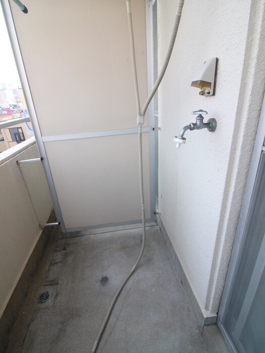 物件内観写真12　(洗濯機置場)