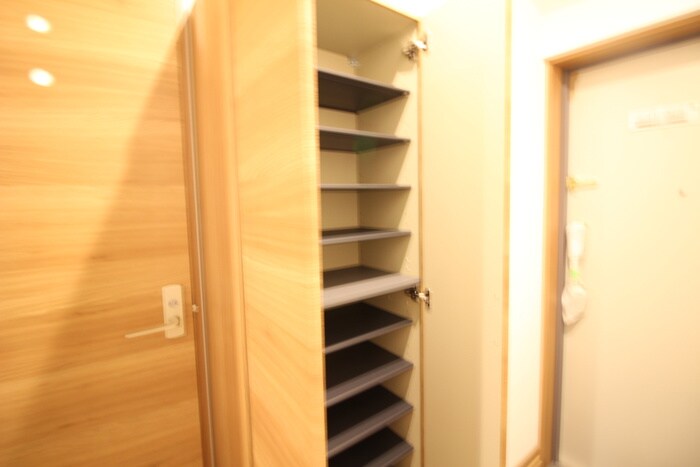 物件内観写真8　(靴箱)