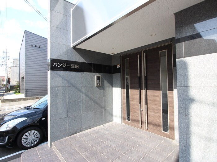 物件外観写真5　(エントランス部分)