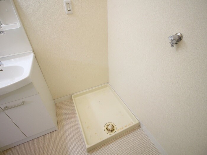 物件内観写真15　(洗濯機置場)