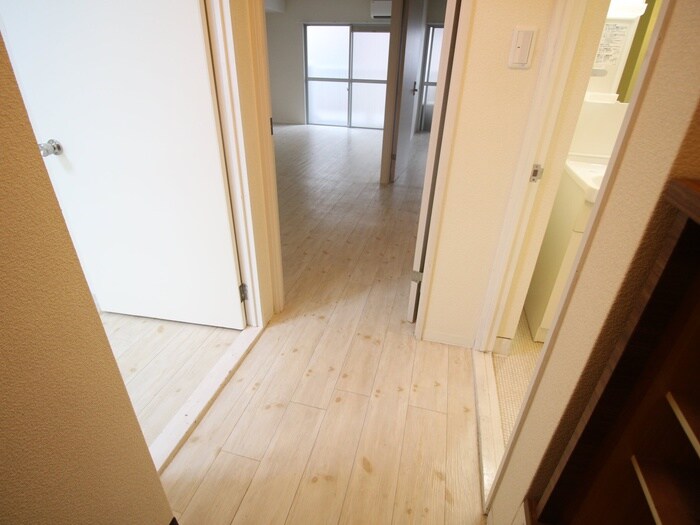 物件内観写真19　(廊下)
