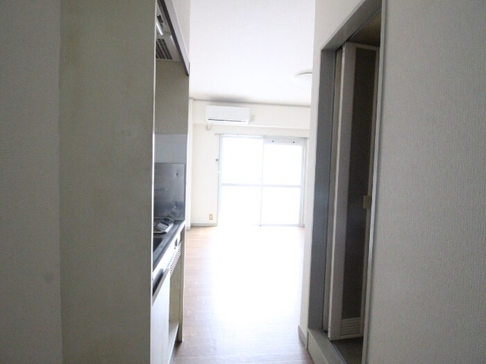 物件内観写真20　(廊下)