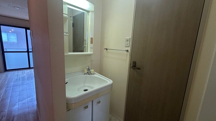 物件内観写真12　(洗面)