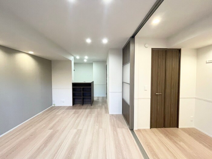 物件内観写真2　(居室)