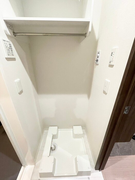 物件内観写真15　(洗濯機置場)