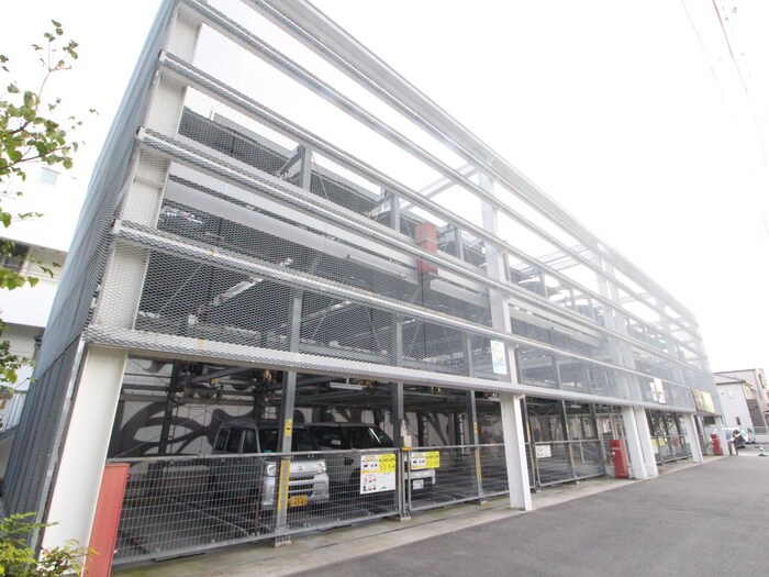 物件外観写真4　(駐車場)