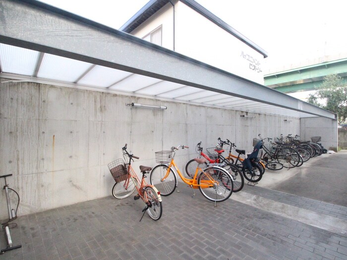 物件外観写真5　(駐輪場)
