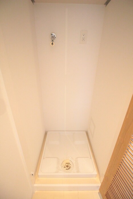 物件内観写真10　(洗濯機置場)