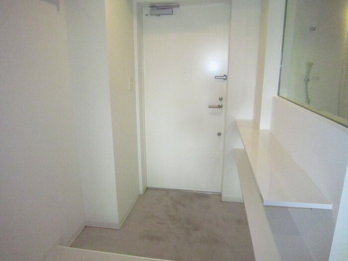 物件内観写真14　(玄関)