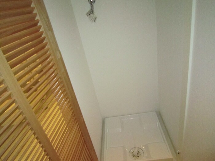 物件内観写真16　(洗濯機置場)