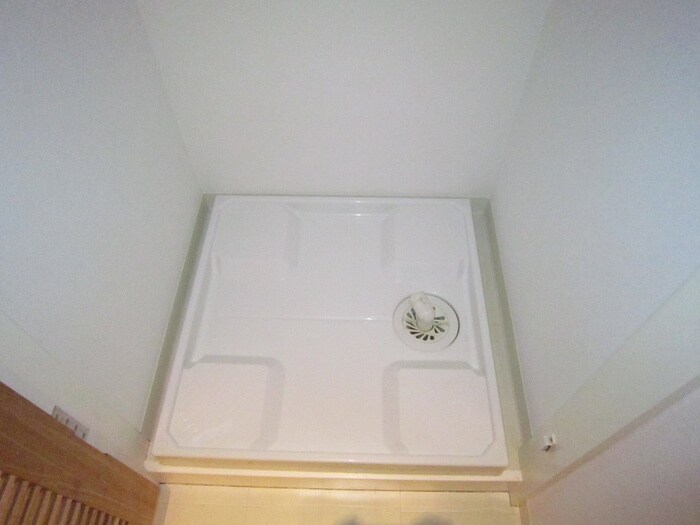 物件内観写真16　(洗濯機置場)