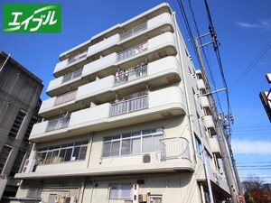 ベルメゾン川名外観写真