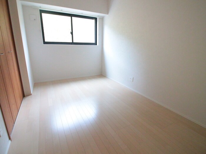 物件内観写真2　(居室)