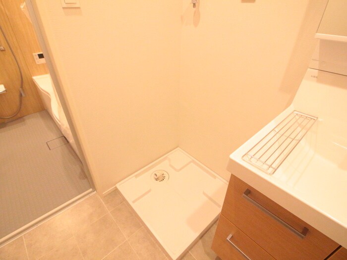 物件内観写真8　(洗濯機置場)