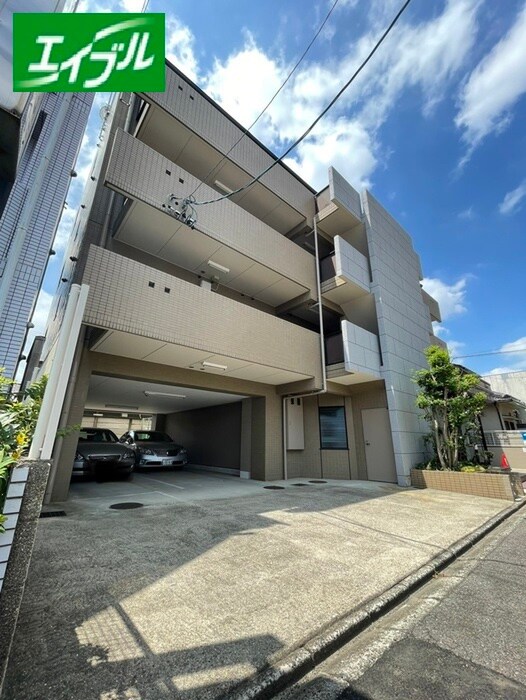 物件外観写真2　(駐車場)