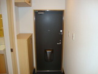 物件内観写真12　(玄関)