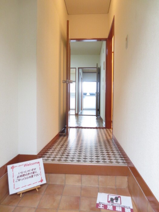物件内観写真7　(玄関)