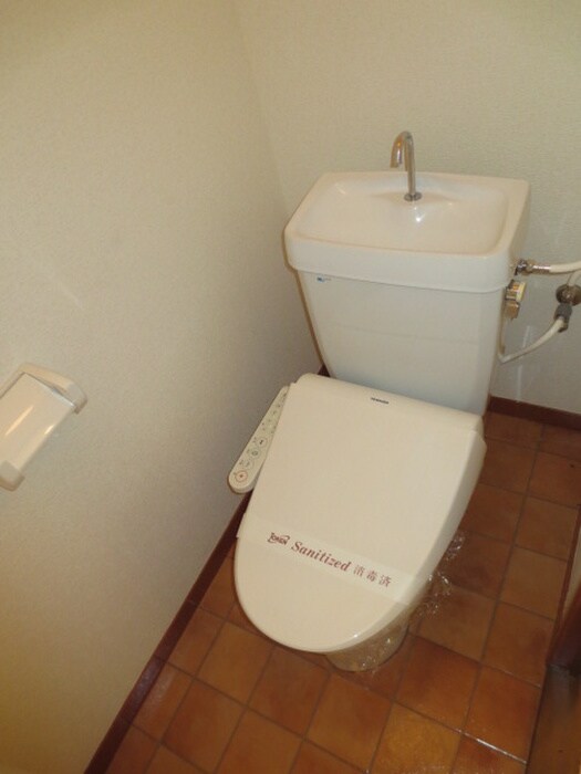 物件内観写真8　(トイレ)