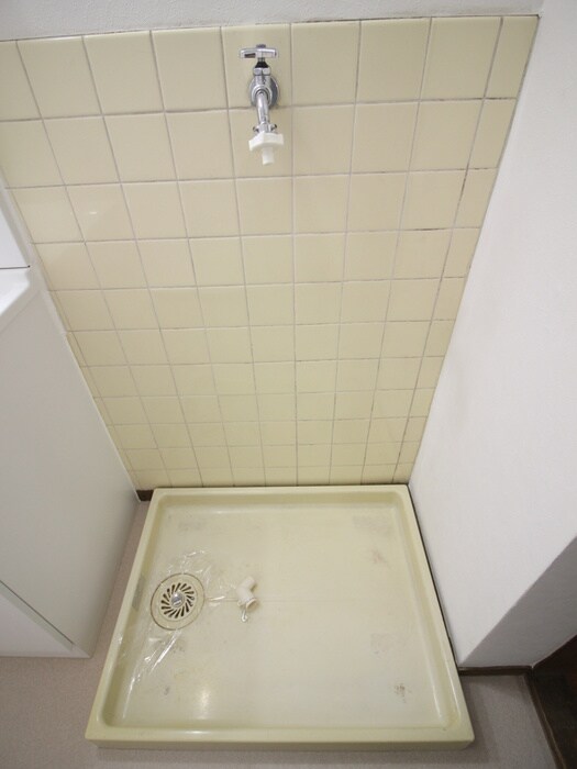 物件内観写真14　(洗濯機置場)