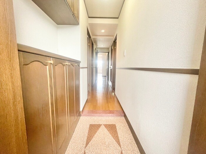 物件内観写真13　(玄関)