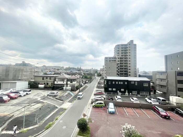 物件内観写真22　(室内からの展望)