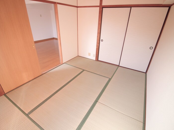 物件内観写真9　(居室)