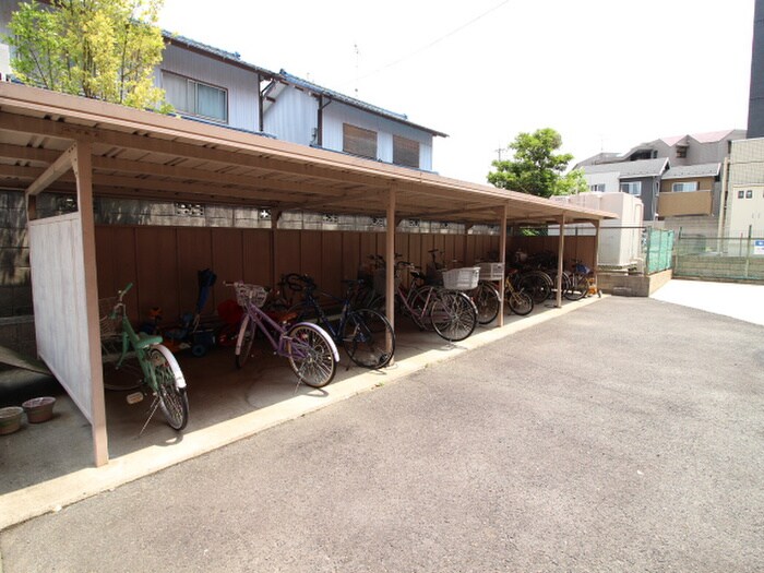 物件外観写真5　(駐輪場)