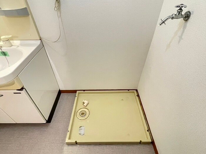 物件内観写真14　(洗濯機置場)