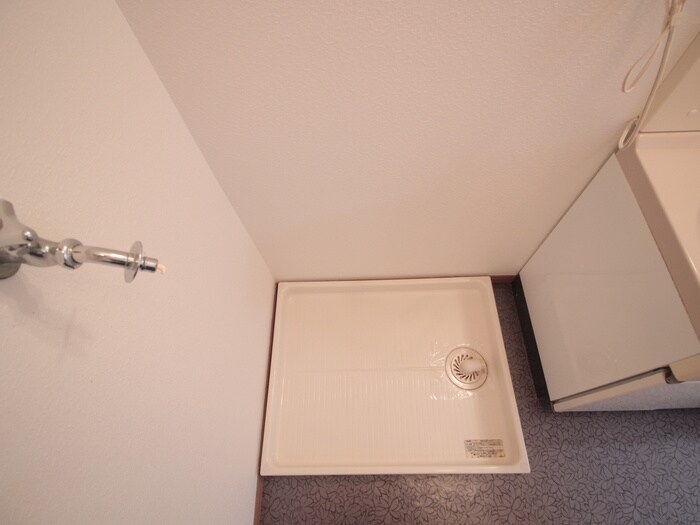 物件内観写真15　(洗濯機置場)