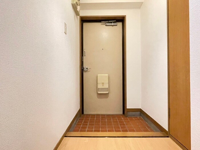物件内観写真21　(玄関)