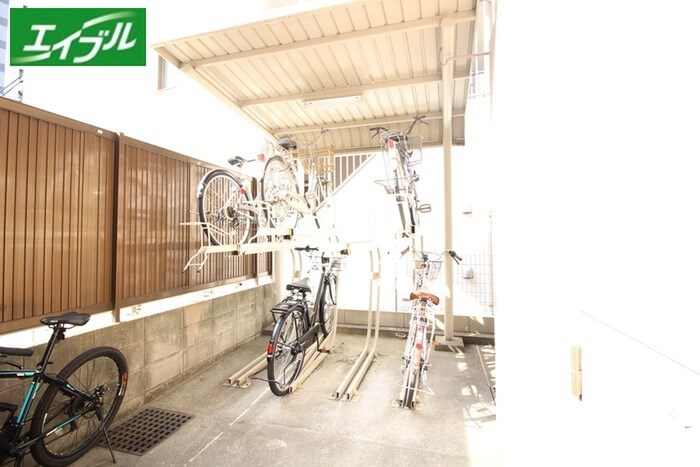 物件外観写真6　(駐輪場)