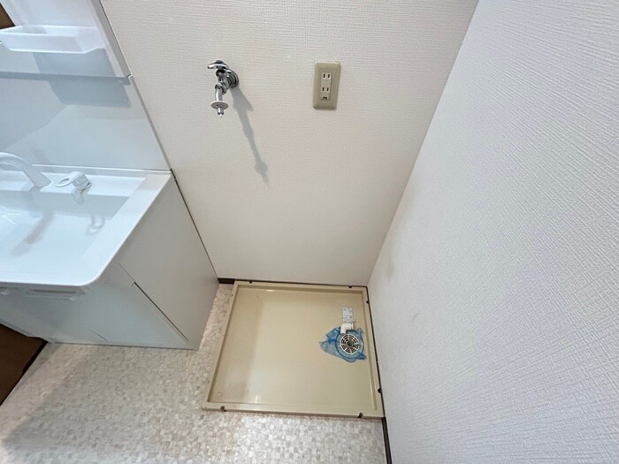 物件内観写真18　(洗濯機置場)