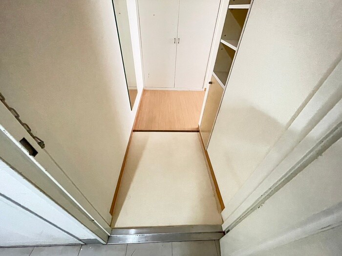 物件内観写真15　(玄関)