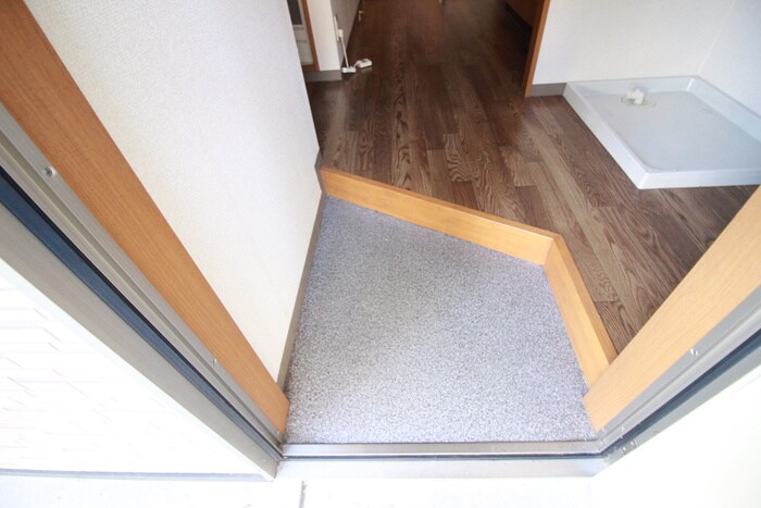 物件内観写真18　(玄関)