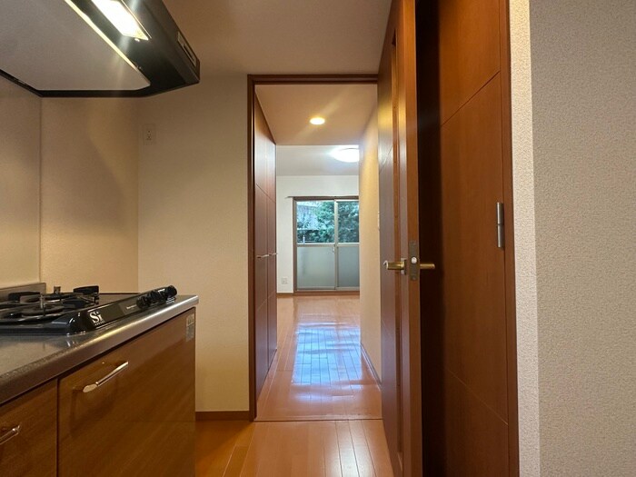 物件内観写真9　(廊下)