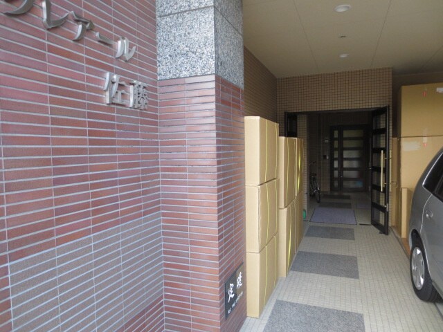 物件外観写真6　(エントランス部分)