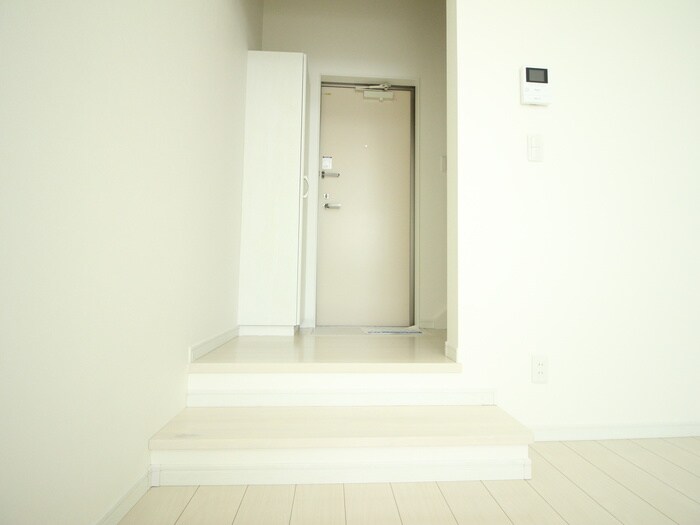 物件内観写真7　(玄関)