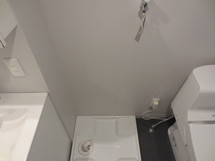 物件内観写真15　(洗濯機置場)