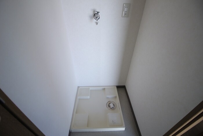 物件内観写真13　(洗濯機置場)