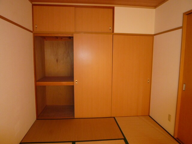 物件内観写真12　(収納)