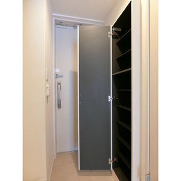 物件内観写真15　(靴箱)