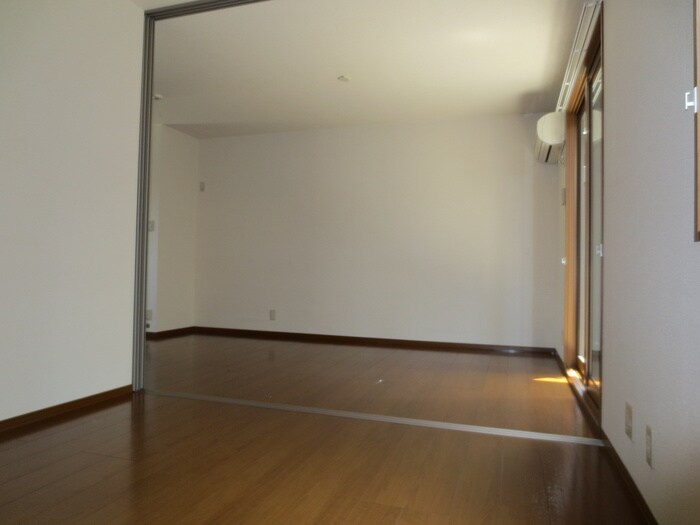 物件内観写真11　(居室)