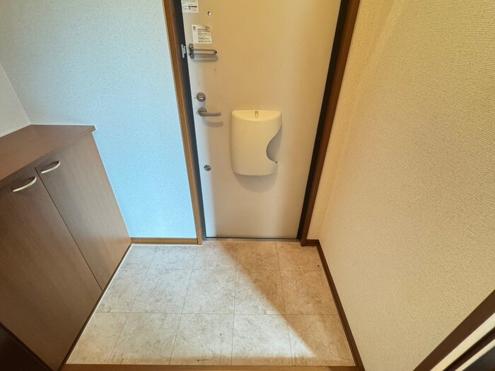 物件内観写真17　(玄関)