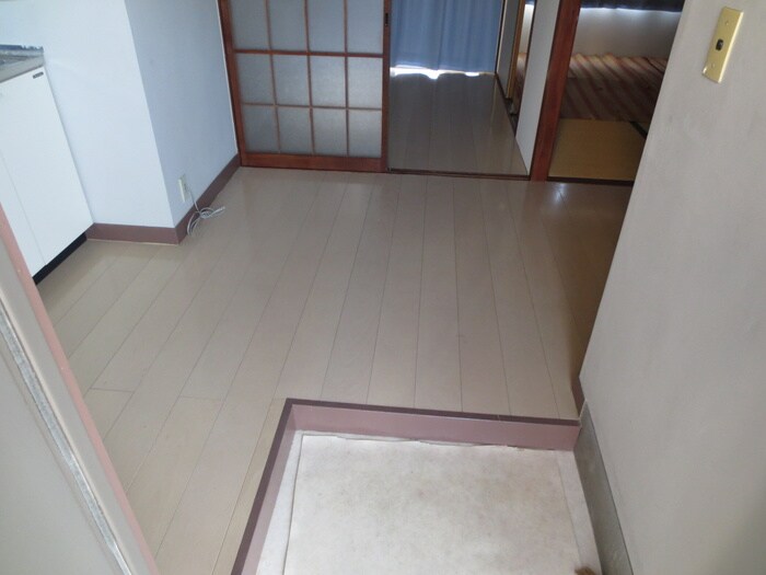 物件内観写真16　(玄関)