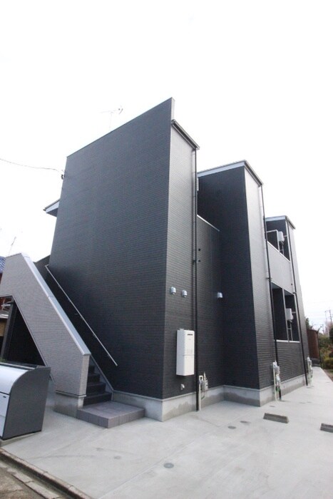 物件外観写真6　(駐車場)